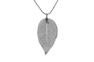 Dangling Leaf Pendant Necklace