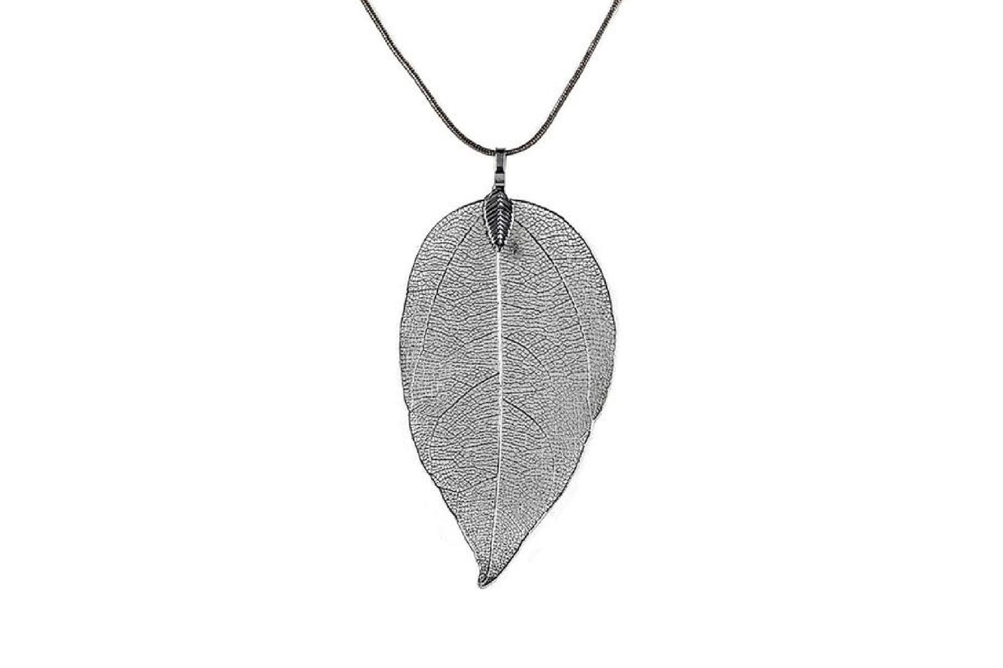 Dangling Leaf Pendant Necklace