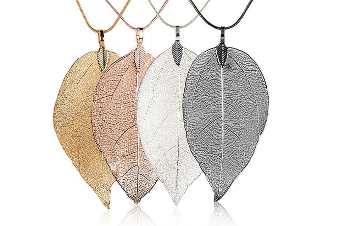 Dangling Leaf Pendant Necklace